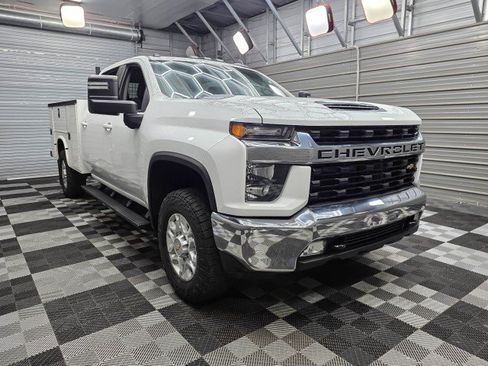 Used 2022 Chevrolet Silverado 3500 LT w/ Convenience Package AWD/4WD image 4