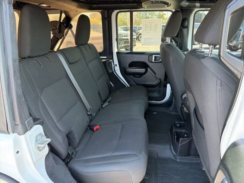 Used 2018 Jeep Wrangler Unlimited Sport S image 17