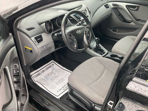 Used 2015 Hyundai Elantra SE w/ Option Group 02 FWD image 7