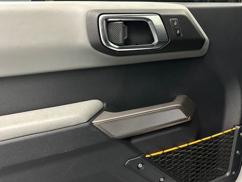 Used 2022 Ford Bronco Badlands image 35