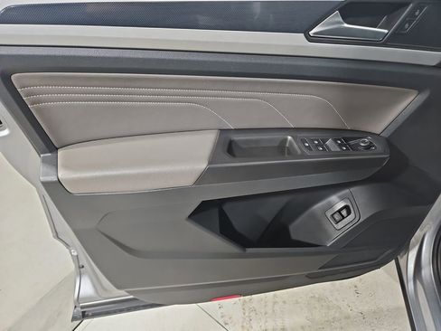 Used 2022 Volkswagen Atlas SEL R-Line AWD/4WD image 10