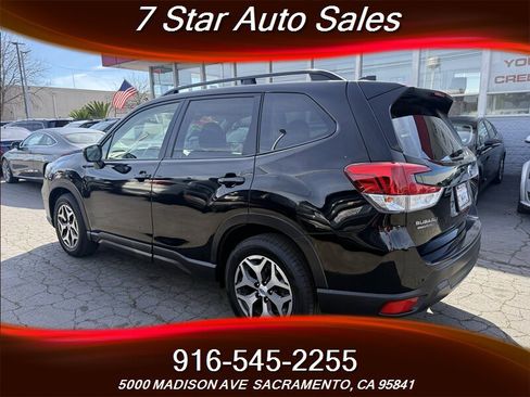 Used 2021 Subaru Forester Premium image 4