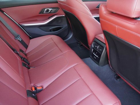 Certified 2025 BMW 330i Sedan RWD image 34