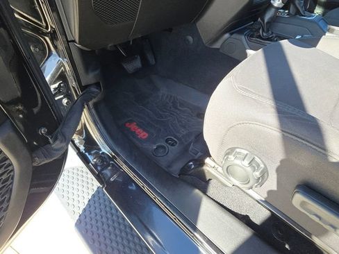 Used 2022 Jeep Wrangler Unlimited Sport AWD/4WD image 21