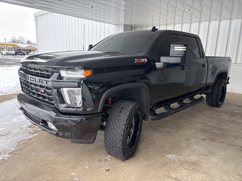 Used 2023 Chevrolet Silverado 2500 LTZ w/ LTZ Plus Package image 3