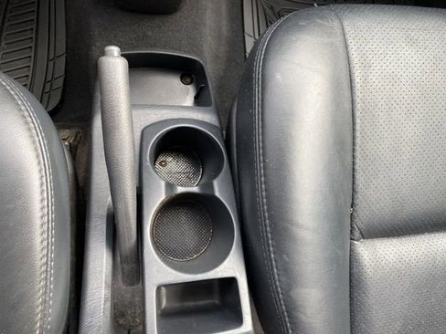 Used 2006 Pontiac Vibe AWD w/ Sport Package image 19