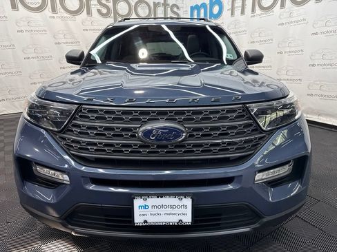 Used 2021 Ford Explorer XLT w/ Equipment Group 202A AWD/4WD image 11