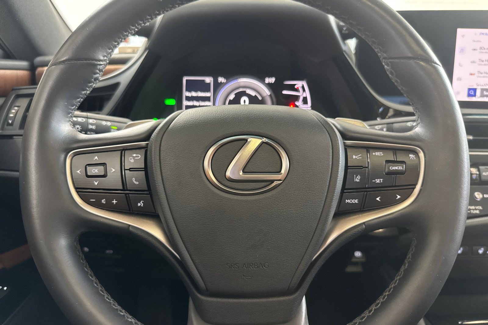 Used 2024 Lexus ES 300h w/ Premium Package FWD image 28
