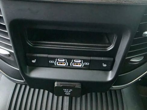 Used 2025 RAM 2500 Laramie AWD/4WD image 12