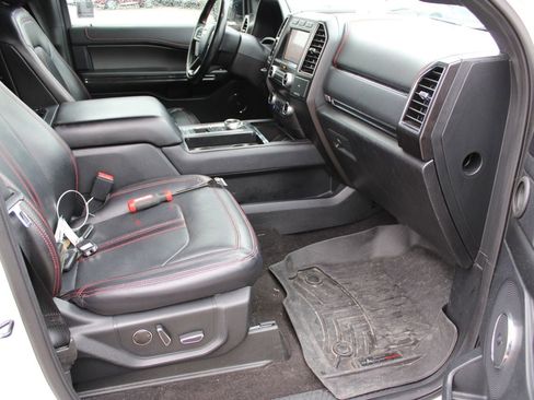 Used 2021 Ford Expedition Max Limited image 19