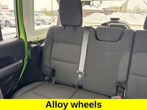 Used 2019 Jeep Wrangler Unlimited Sahara w/ Uconnect 4C Nav & Sound Group image 14