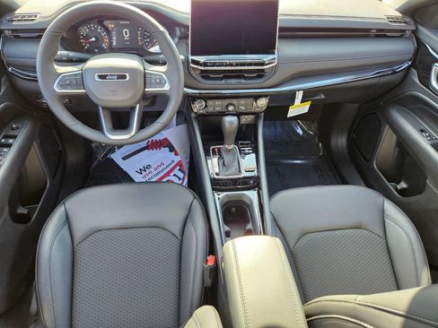 New 2026 Jeep Compass Latitude image 8