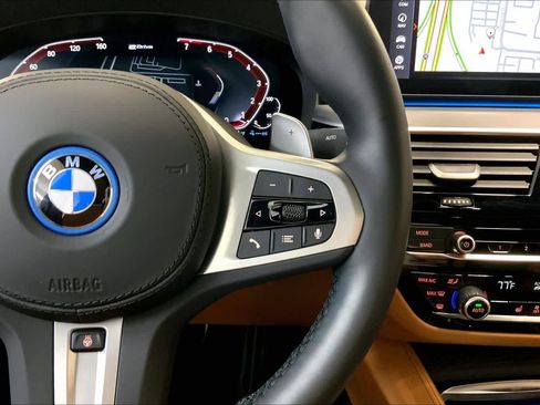 Certified 2023 BMW 530e xDrive w/ Premium Package AWD/4WD image 24