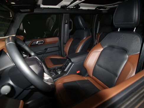 Used 2024 Ford Bronco Outer Banks image 4