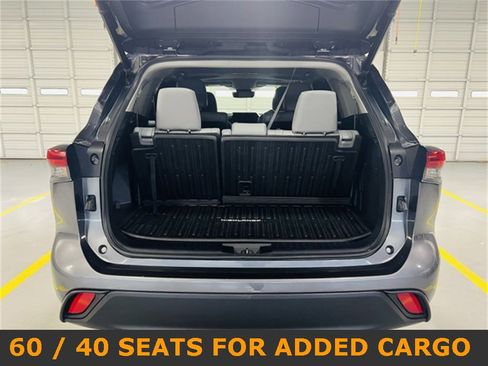 Used 2023 Toyota Highlander XLE image 13