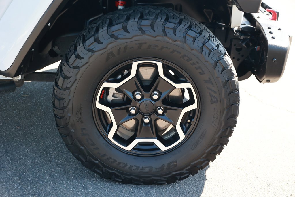 Used 2021 Jeep Gladiator Rubicon AWD/4WD image 13