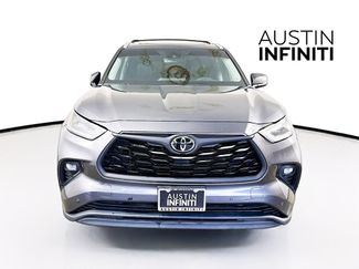 Used 2023 Toyota Highlander XLE FWD video 2