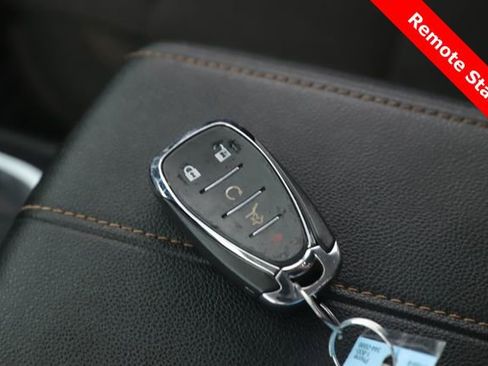 Used 2018 Chevrolet Traverse LT image 3