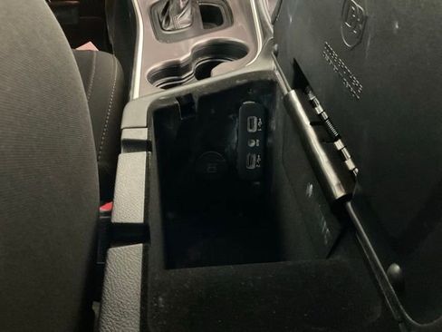 Used 2022 Dodge Challenger GT image 17