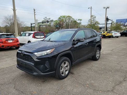 Used 2024 Toyota RAV4 XLE FWD image 4