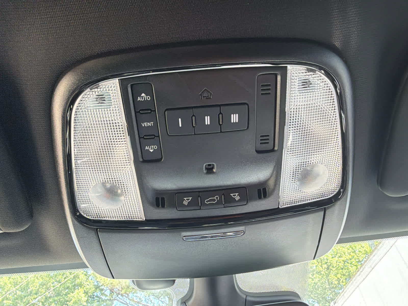 Used 2024 Dodge Durango GT RWD image 33