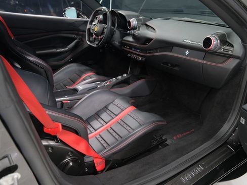 Used 2022 Ferrari F8 Tributo RWD image 37