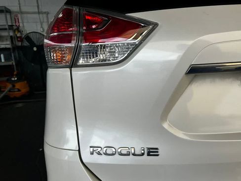 Used 2015 Nissan Rogue SV AWD/4WD image 7