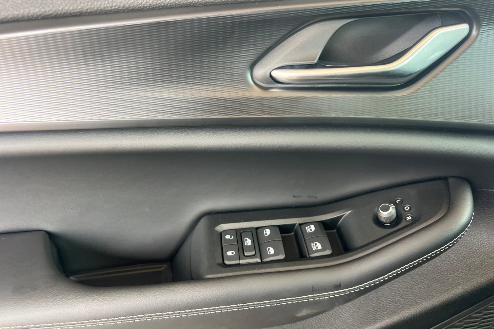New 2026 Jeep Grand Cherokee Laredo X AWD/4WD image 14