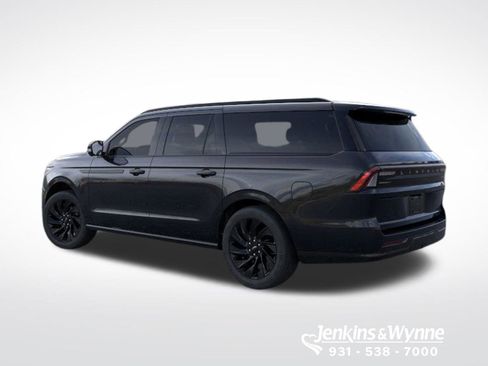 New 2026 Lincoln Navigator L Reserve AWD/4WD image 4