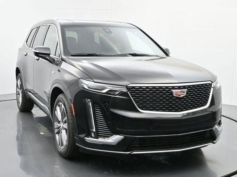 New 2025 Cadillac XT6 Premium Luxury w/ LPO, Floor Liner Package image 8