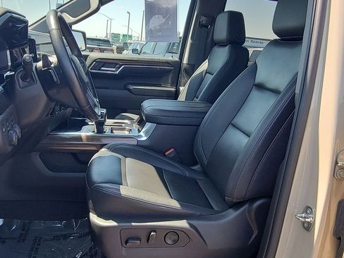 Used 2023 Chevrolet Silverado 1500 LT Trail Boss w/ LT Trail Boss Premium Package AWD/4WD image 19