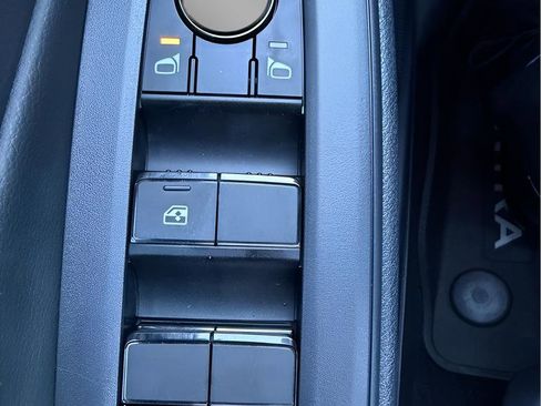 New 2026 Nissan Sentra SV w/ SV Convenience Package FWD image 17