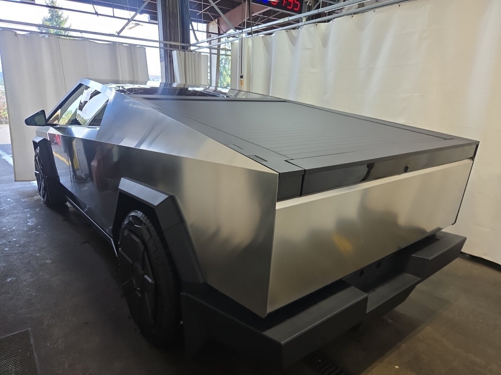 Used 2024 Tesla Cybertruck Cyberbeast AWD/4WD image 9