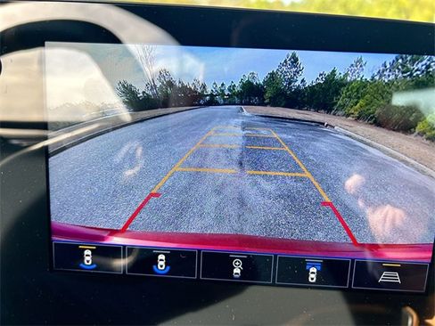 Used 2021 Chevrolet Corvette Stingray w/ Z51 Performance Package image 21