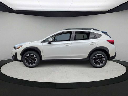 Used 2021 Subaru Crosstrek 2.0i Premium w/ Moonroof Package AWD/4WD image 5