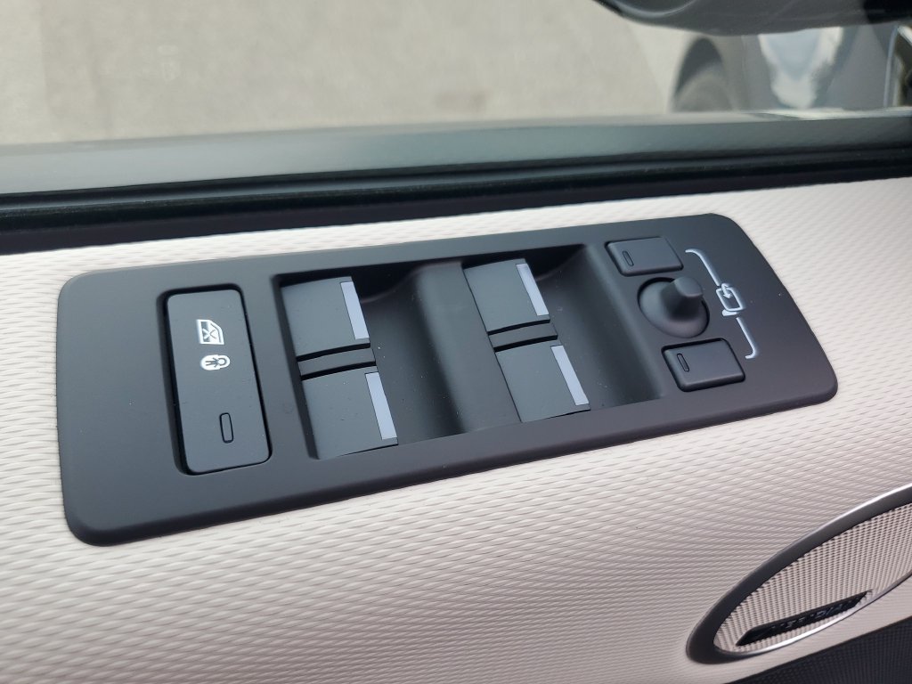 New 2026 Land Rover Discovery Dynamic SE AWD/4WD image 8