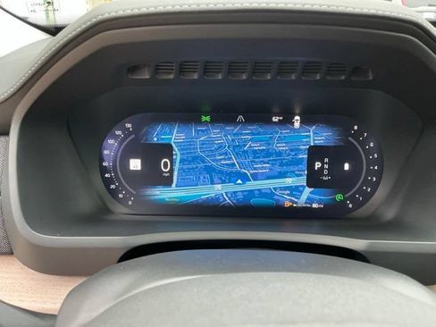 Certified 2025 Volvo XC90 B5 Plus AWD/4WD image 14