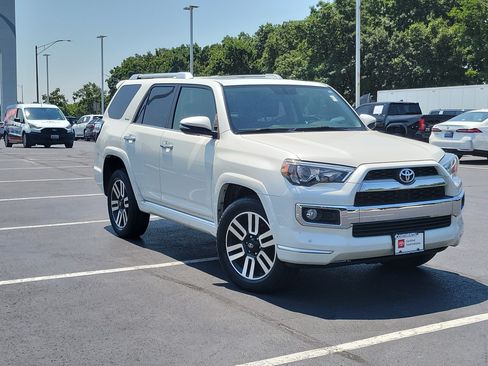 Used 2016 Toyota 4Runner Limited AWD/4WD image 2