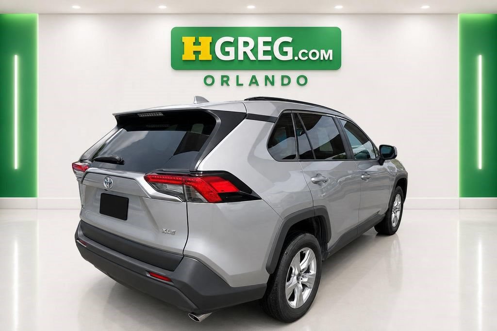 Used 2021 Toyota RAV4 XLE FWD image 2