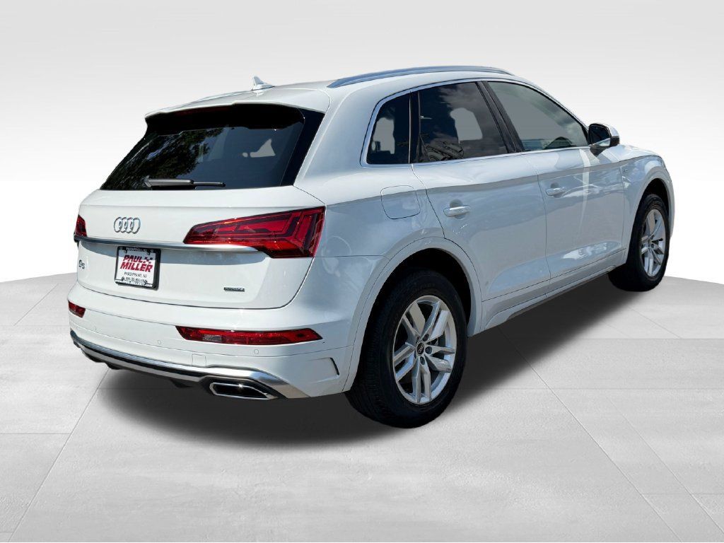 Used 2023 Audi Q5 2.0T Premium w/ Convenience Package AWD/4WD image 8