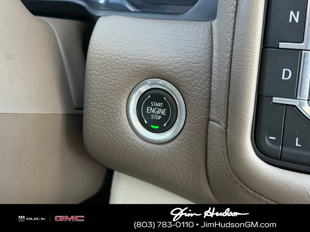 Used 2021 GMC Yukon XL Denali w/ Denali Premium Package AWD/4WD image 34
