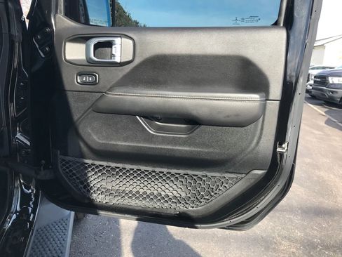 Used 2023 Jeep Wrangler Unlimited Sahara w/ Cold Weather Group image 48