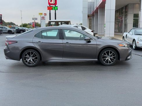 Certified 2023 Toyota Camry SE image 2
