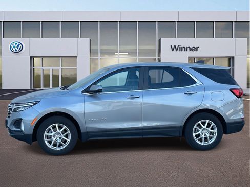 Used 2024 Chevrolet Equinox LT image 3