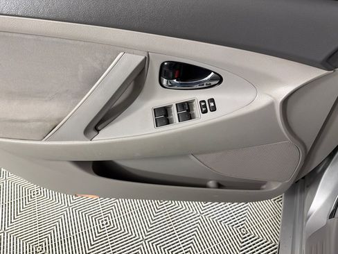 Used 2011 Toyota Camry LE w/ LE Extra-Value Pkg image 10