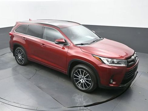 Used 2018 Toyota Highlander SE image 30