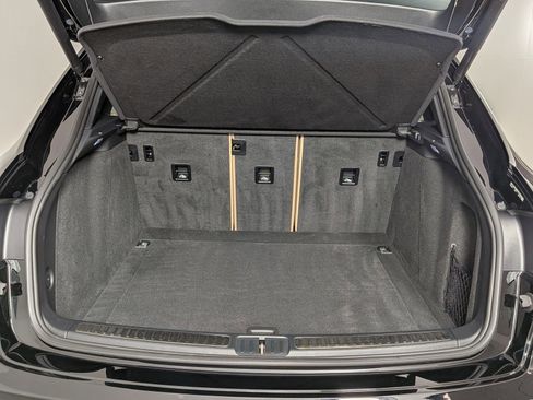 Certified 2025 Porsche Macan Turbo AWD/4WD image 22