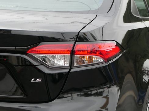 Used 2024 Toyota Corolla LE FWD image 5