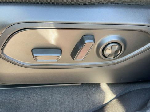 New 2025 Jeep Grand Cherokee Laredo X image 13