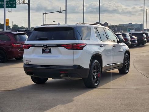 Used 2023 Chevrolet Traverse Premier w/ Redline Edition FWD image 14